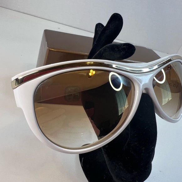 Gucci White w/Gold Trim Sunglasses - Picture 13 of 15